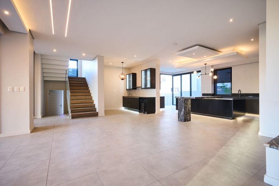 5 Bedroom Property for Sale in Waterfall Country Estate Gauteng