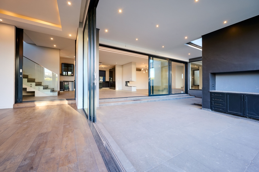 5 Bedroom Property for Sale in Waterfall Country Estate Gauteng