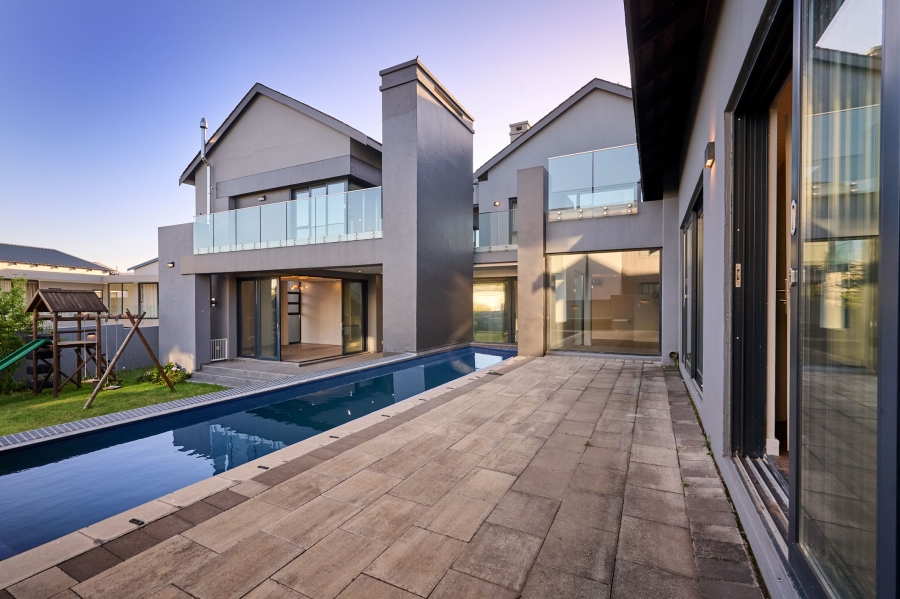 5 Bedroom Property for Sale in Waterfall Country Estate Gauteng