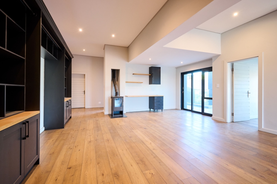5 Bedroom Property for Sale in Waterfall Country Estate Gauteng