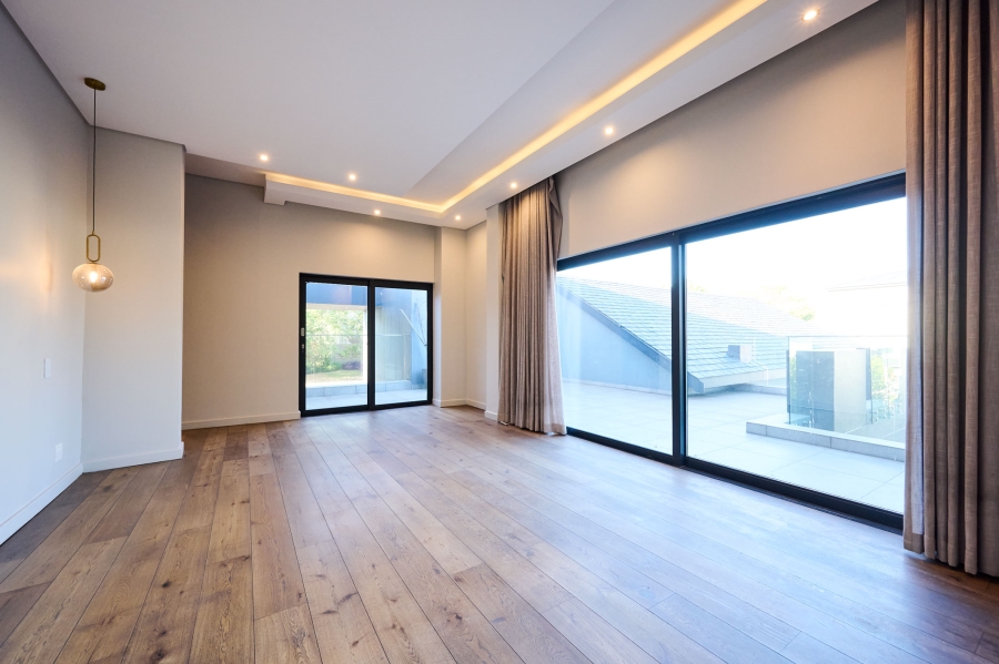 5 Bedroom Property for Sale in Waterfall Country Estate Gauteng