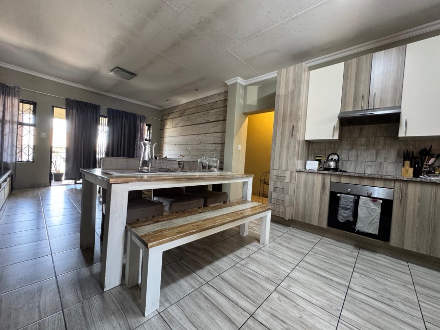 2 Bedroom Property for Sale in Noordwyk Gauteng