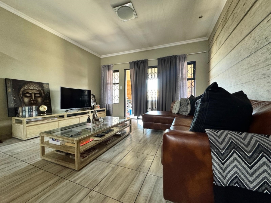 2 Bedroom Property for Sale in Noordwyk Gauteng