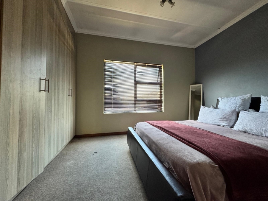 2 Bedroom Property for Sale in Noordwyk Gauteng