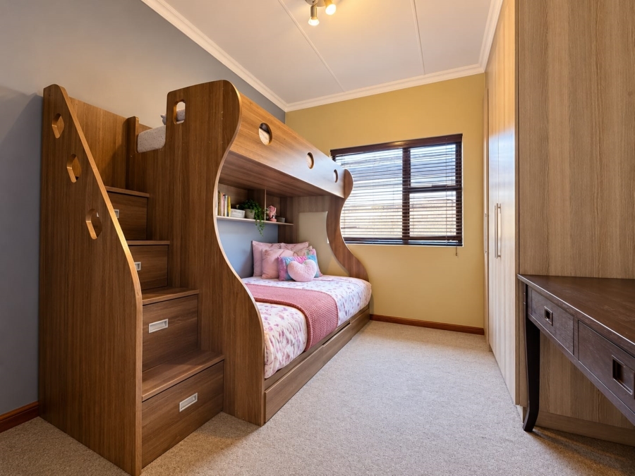 2 Bedroom Property for Sale in Noordwyk Gauteng