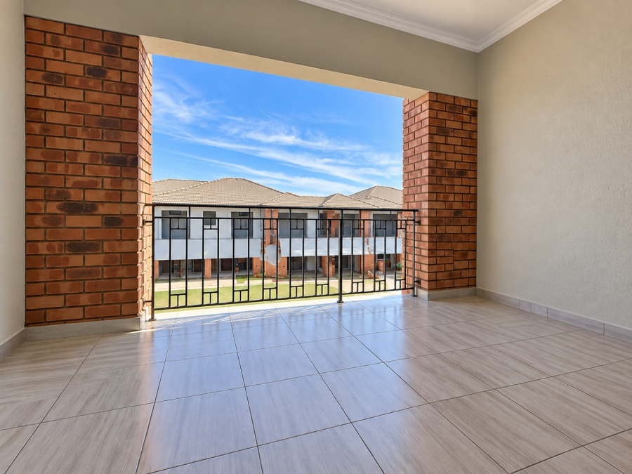 2 Bedroom Property for Sale in Noordwyk Gauteng