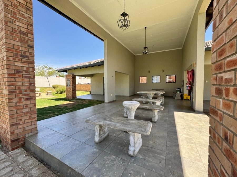 2 Bedroom Property for Sale in Noordwyk Gauteng