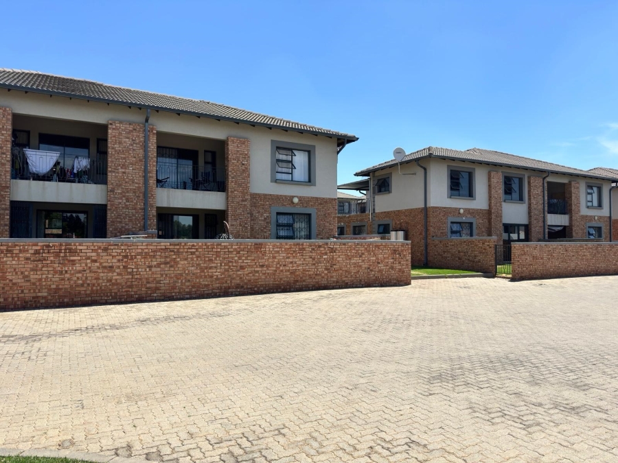 2 Bedroom Property for Sale in Noordwyk Gauteng