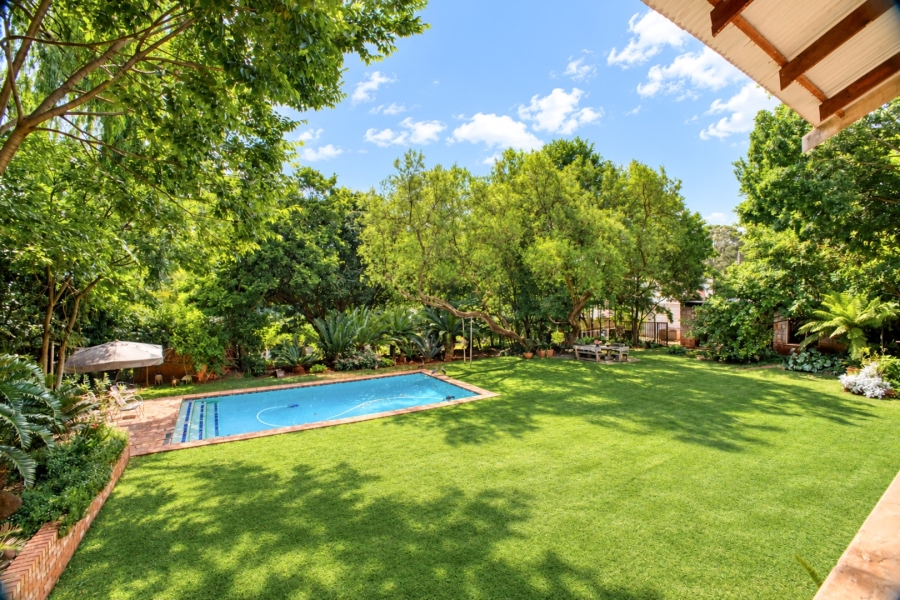 8 Bedroom Property for Sale in Westcliff Gauteng