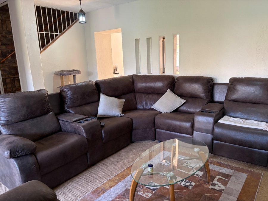 To Let 3 Bedroom Property for Rent in Fairland Gauteng