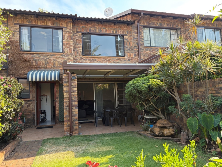 To Let 3 Bedroom Property for Rent in Fairland Gauteng