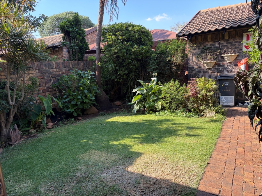 To Let 3 Bedroom Property for Rent in Fairland Gauteng