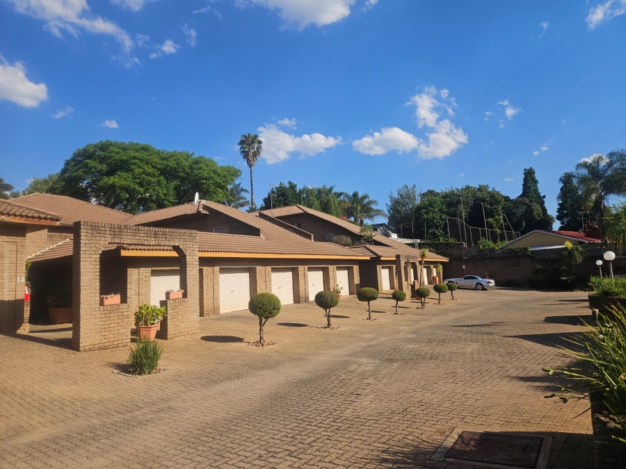 To Let 3 Bedroom Property for Rent in Bramley Gauteng