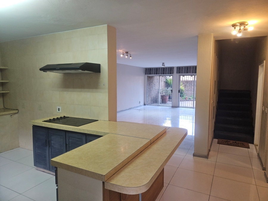 To Let 3 Bedroom Property for Rent in Bramley Gauteng