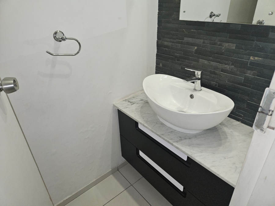To Let 3 Bedroom Property for Rent in Bramley Gauteng