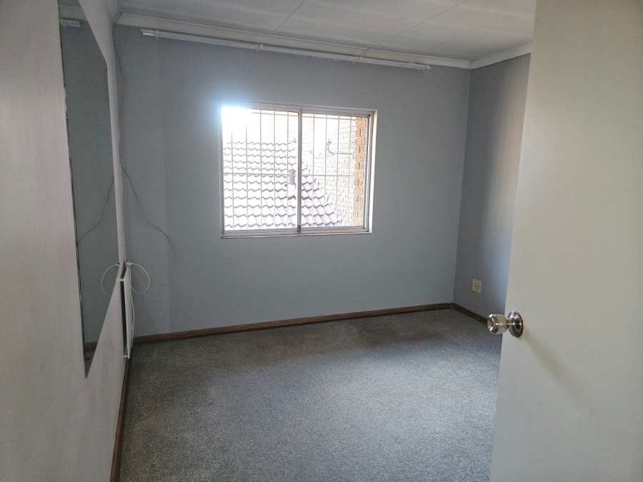 To Let 3 Bedroom Property for Rent in Bramley Gauteng