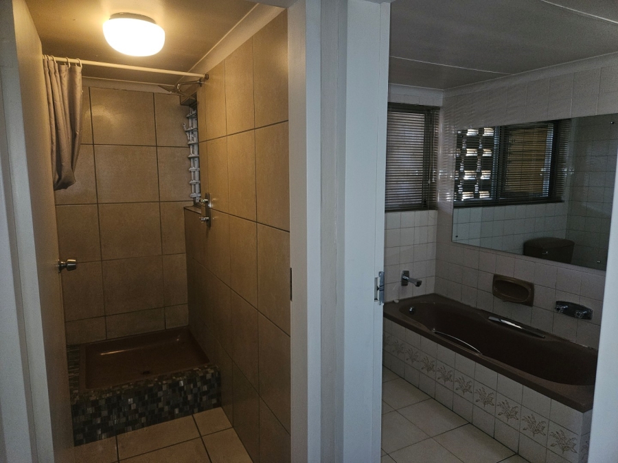 To Let 3 Bedroom Property for Rent in Bramley Gauteng
