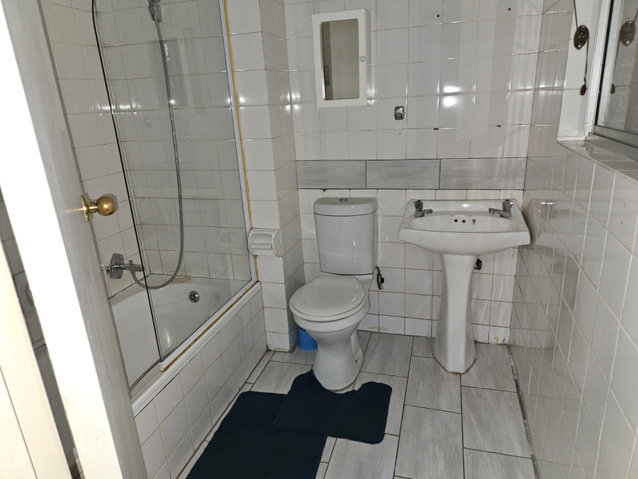 To Let 3 Bedroom Property for Rent in Bramley Gauteng