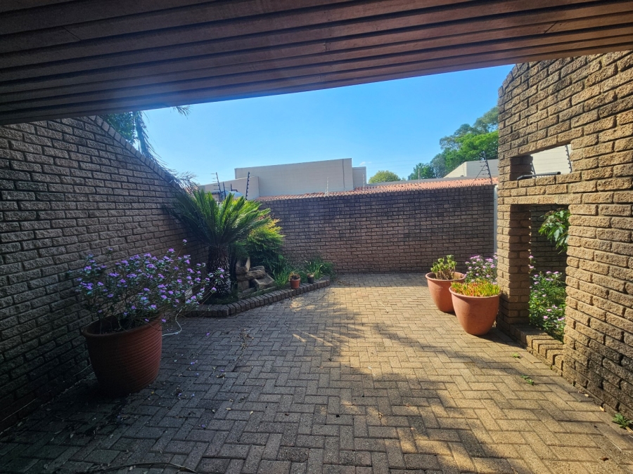 To Let 3 Bedroom Property for Rent in Bramley Gauteng