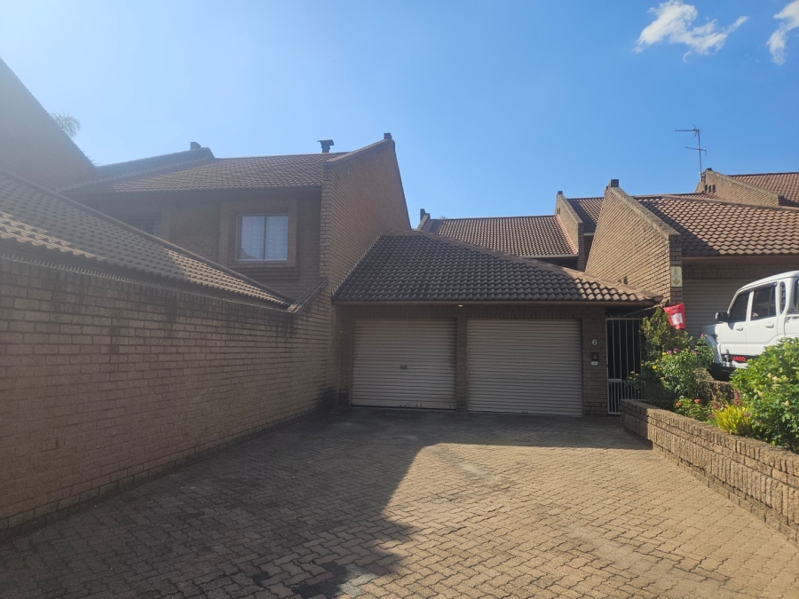 To Let 3 Bedroom Property for Rent in Bramley Gauteng