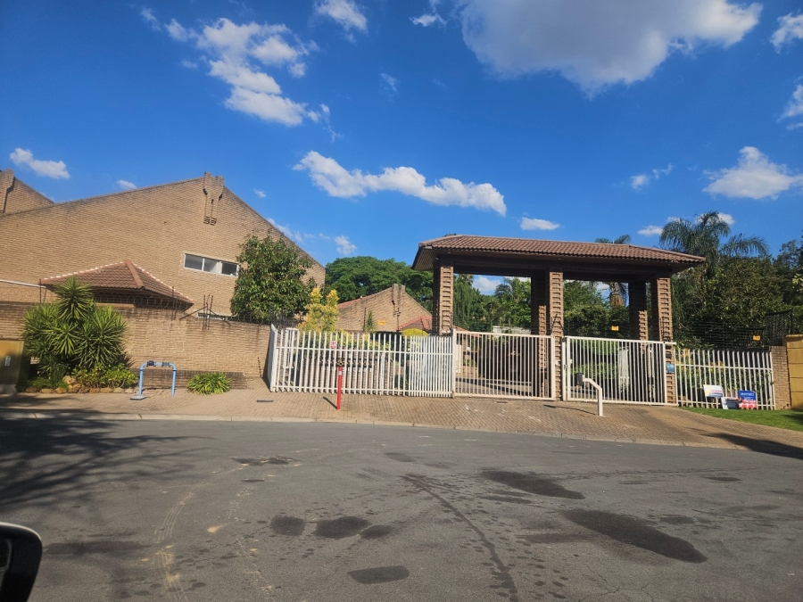 To Let 3 Bedroom Property for Rent in Bramley Gauteng