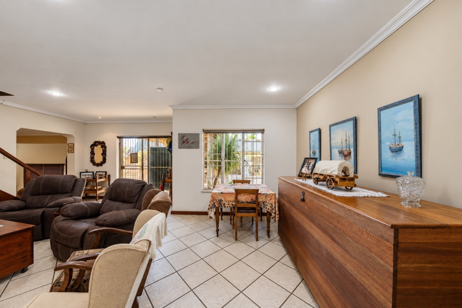 4 Bedroom Property for Sale in Pretorius Park Gauteng