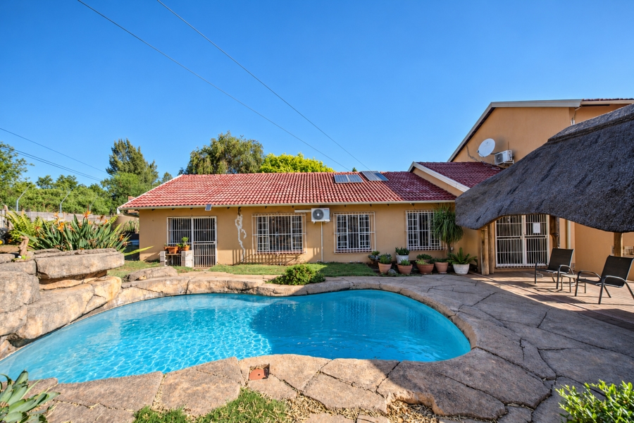 4 Bedroom Property for Sale in Pretorius Park Gauteng
