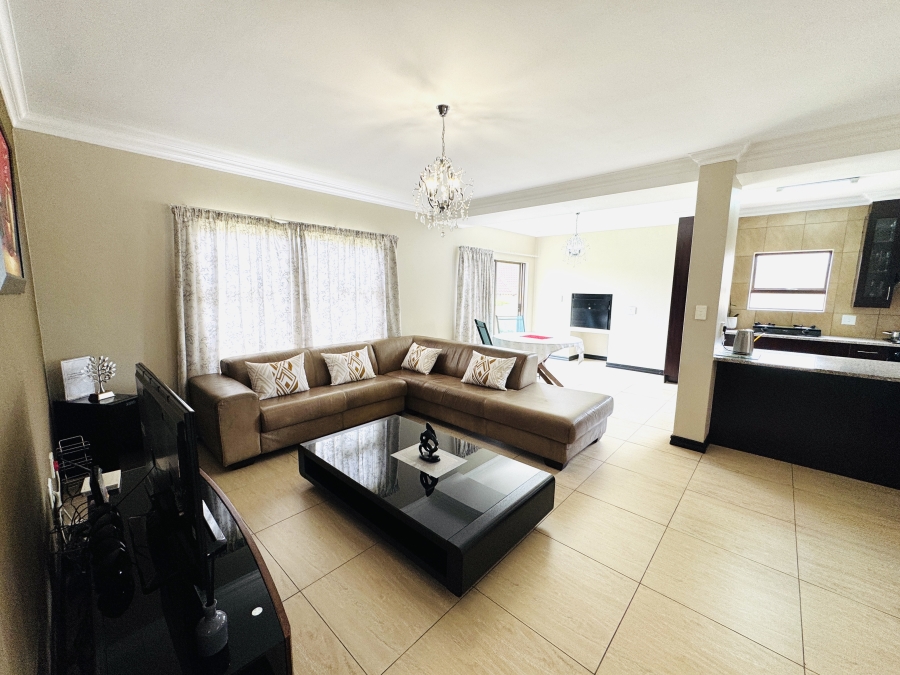 3 Bedroom Property for Sale in Thatchfield Hills Gauteng