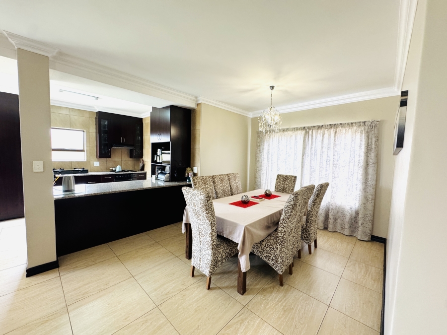 3 Bedroom Property for Sale in Thatchfield Hills Gauteng