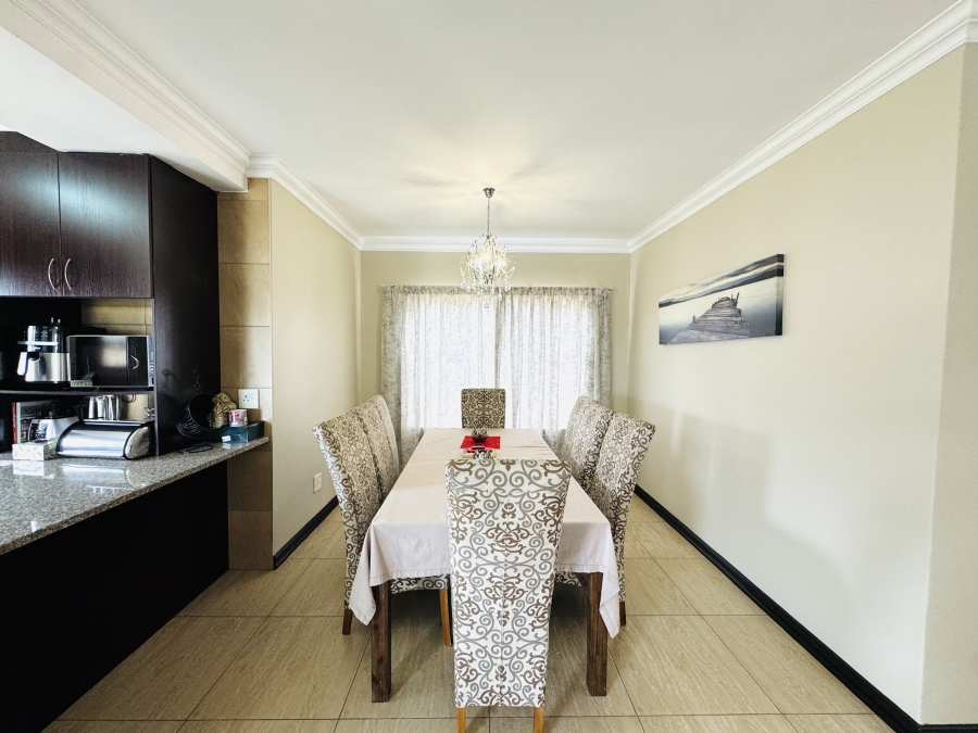 3 Bedroom Property for Sale in Thatchfield Hills Gauteng