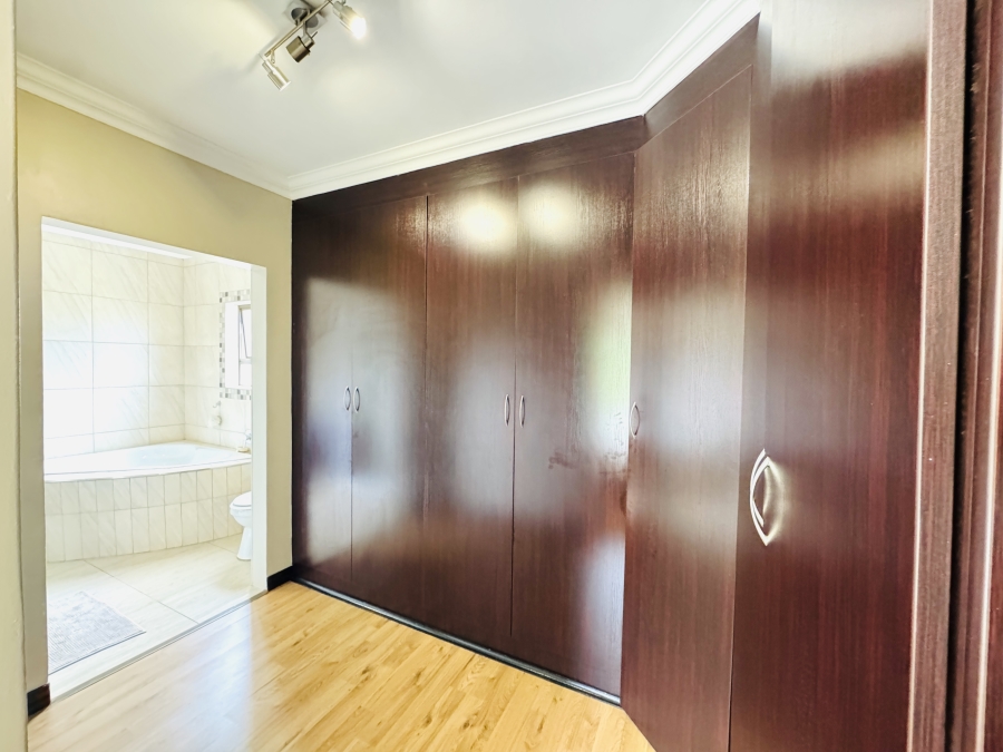 3 Bedroom Property for Sale in Thatchfield Hills Gauteng