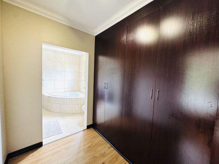 3 Bedroom Property for Sale in Thatchfield Hills Gauteng