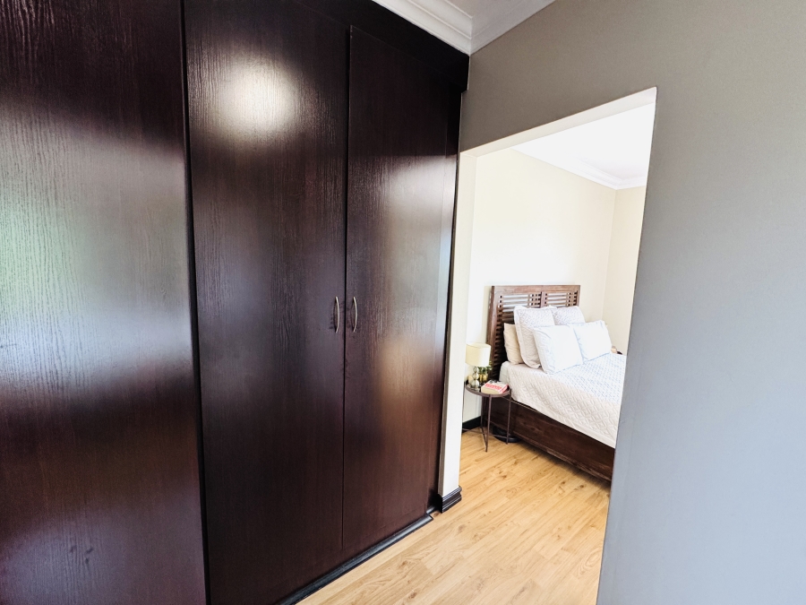 3 Bedroom Property for Sale in Thatchfield Hills Gauteng