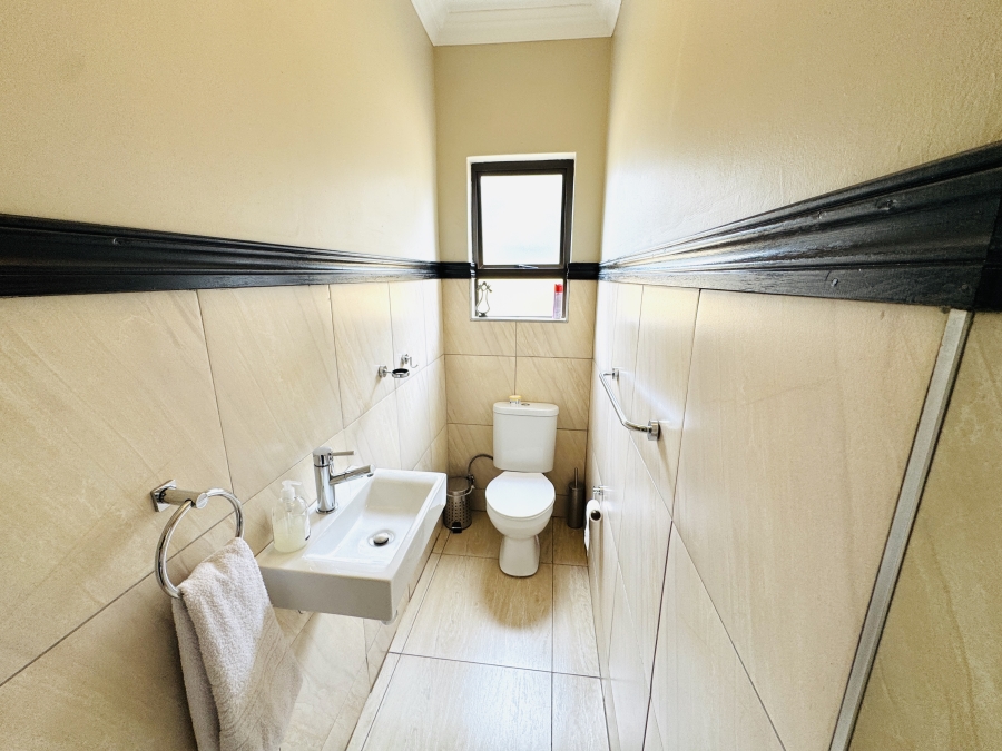 3 Bedroom Property for Sale in Thatchfield Hills Gauteng