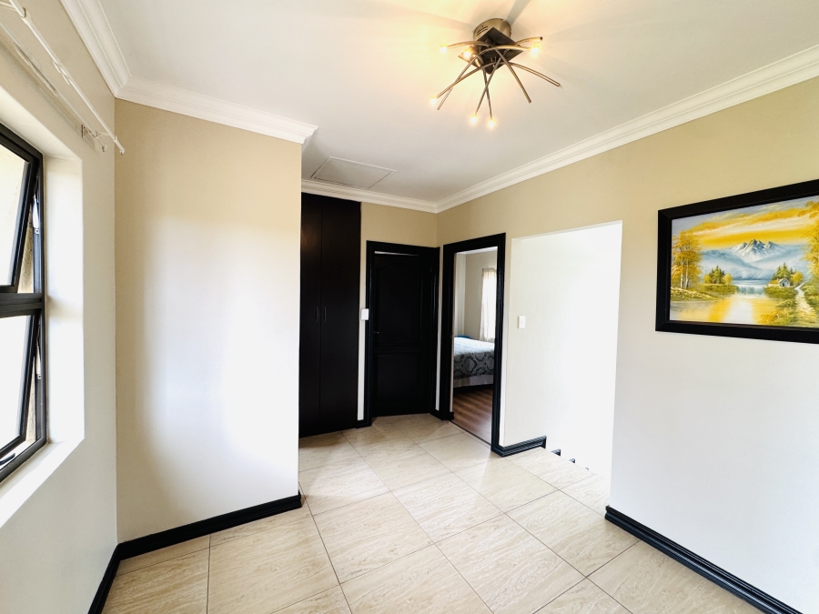 3 Bedroom Property for Sale in Thatchfield Hills Gauteng