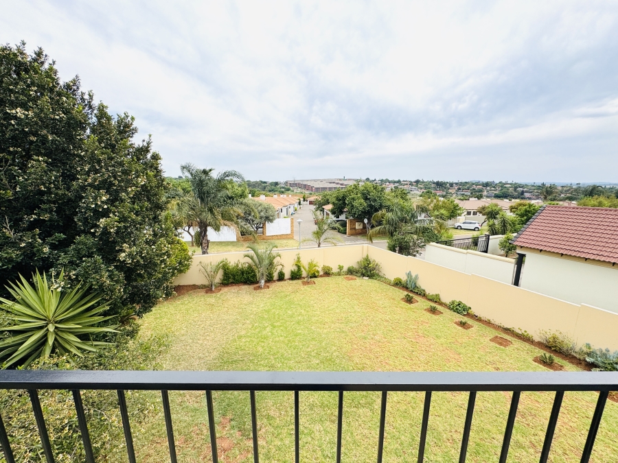 3 Bedroom Property for Sale in Thatchfield Hills Gauteng
