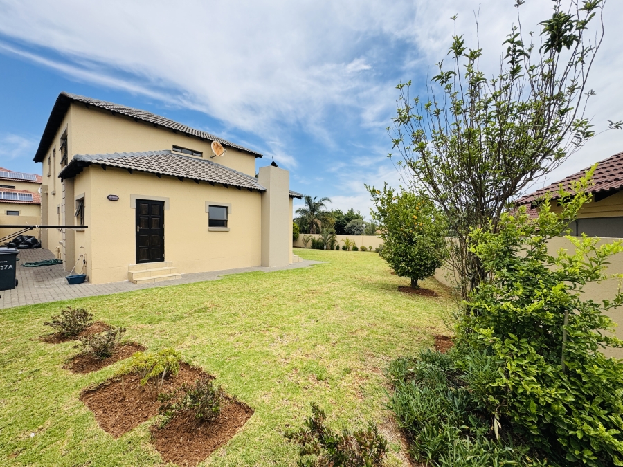 3 Bedroom Property for Sale in Thatchfield Hills Gauteng