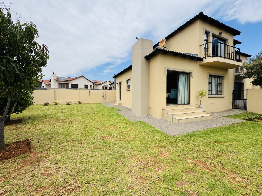 3 Bedroom Property for Sale in Thatchfield Hills Gauteng