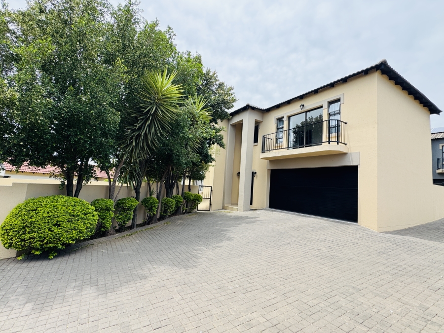 3 Bedroom Property for Sale in Thatchfield Hills Gauteng