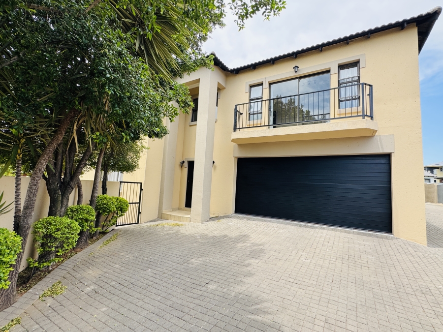 3 Bedroom Property for Sale in Thatchfield Hills Gauteng