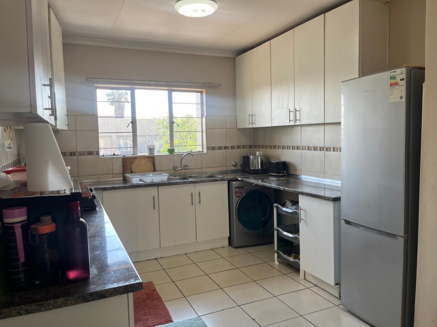 3 Bedroom Property for Sale in Halfway Gardens Gauteng
