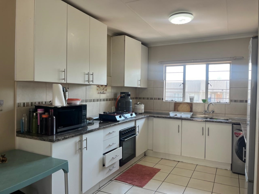 3 Bedroom Property for Sale in Halfway Gardens Gauteng