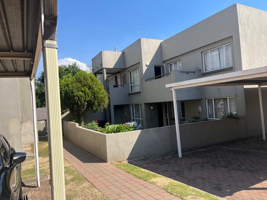 3 Bedroom Property for Sale in Halfway Gardens Gauteng