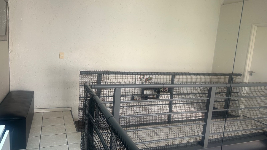 To Let 3 Bedroom Property for Rent in Houghton Estate Gauteng