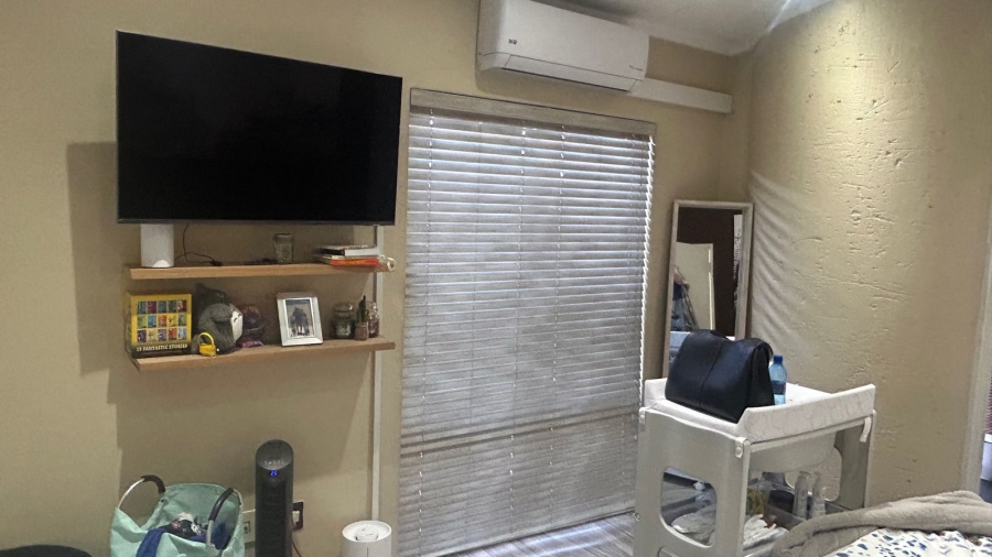 To Let 3 Bedroom Property for Rent in Houghton Estate Gauteng