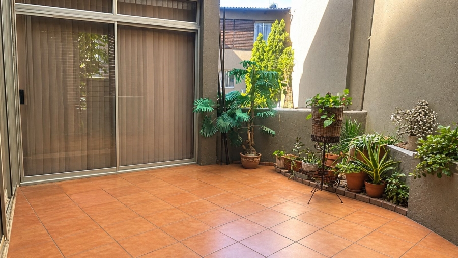 To Let 3 Bedroom Property for Rent in Houghton Estate Gauteng
