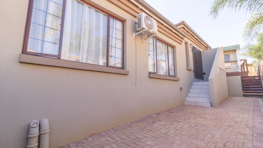 3 Bedroom Property for Sale in Bassonia Gauteng