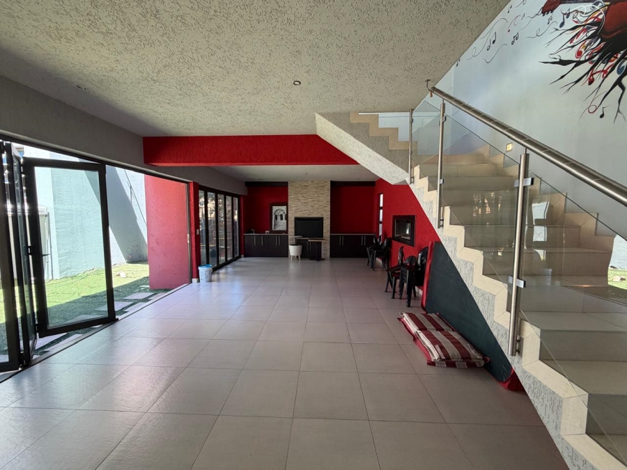 6 Bedroom Property for Sale in Glenvista Gauteng