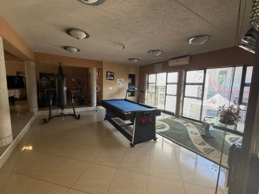 6 Bedroom Property for Sale in Glenvista Gauteng