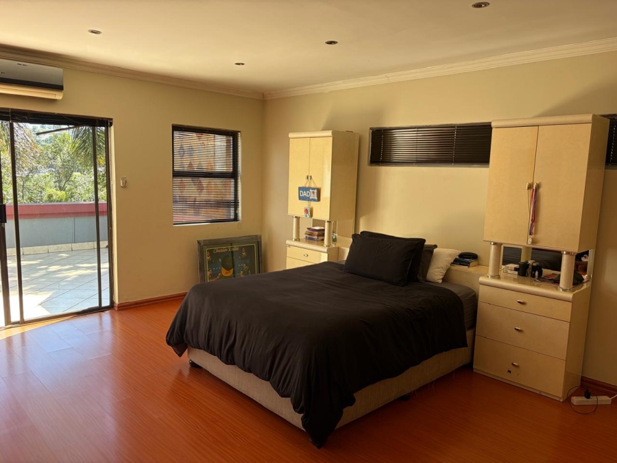 6 Bedroom Property for Sale in Glenvista Gauteng